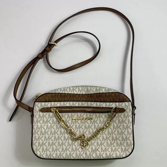 Michael Kors Handbags - Michael Kors shoulder purse